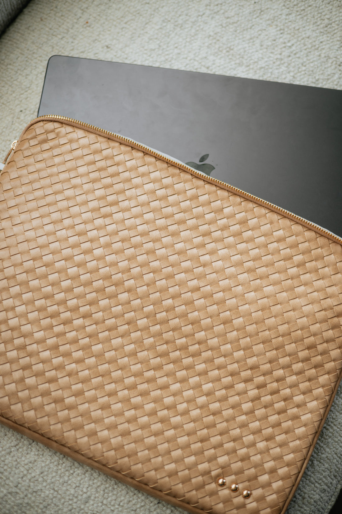 #color_taupe